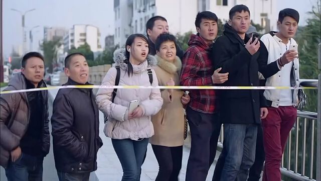 小伙美女屋中做出亲密之事 不料被外人发现 看完你就知道 热点 头条 华为视频