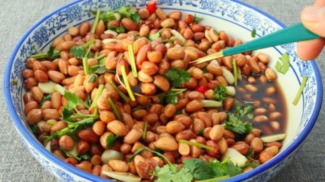 大厨分享醋泡花生做法 比水煮简单 比油炸香 清热解腻还好吃 热点 头条 华为视频